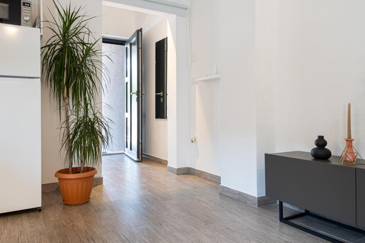 Studio Apartment Les - 4 Min Walk From Amphiteatre Póla Kültér fotó